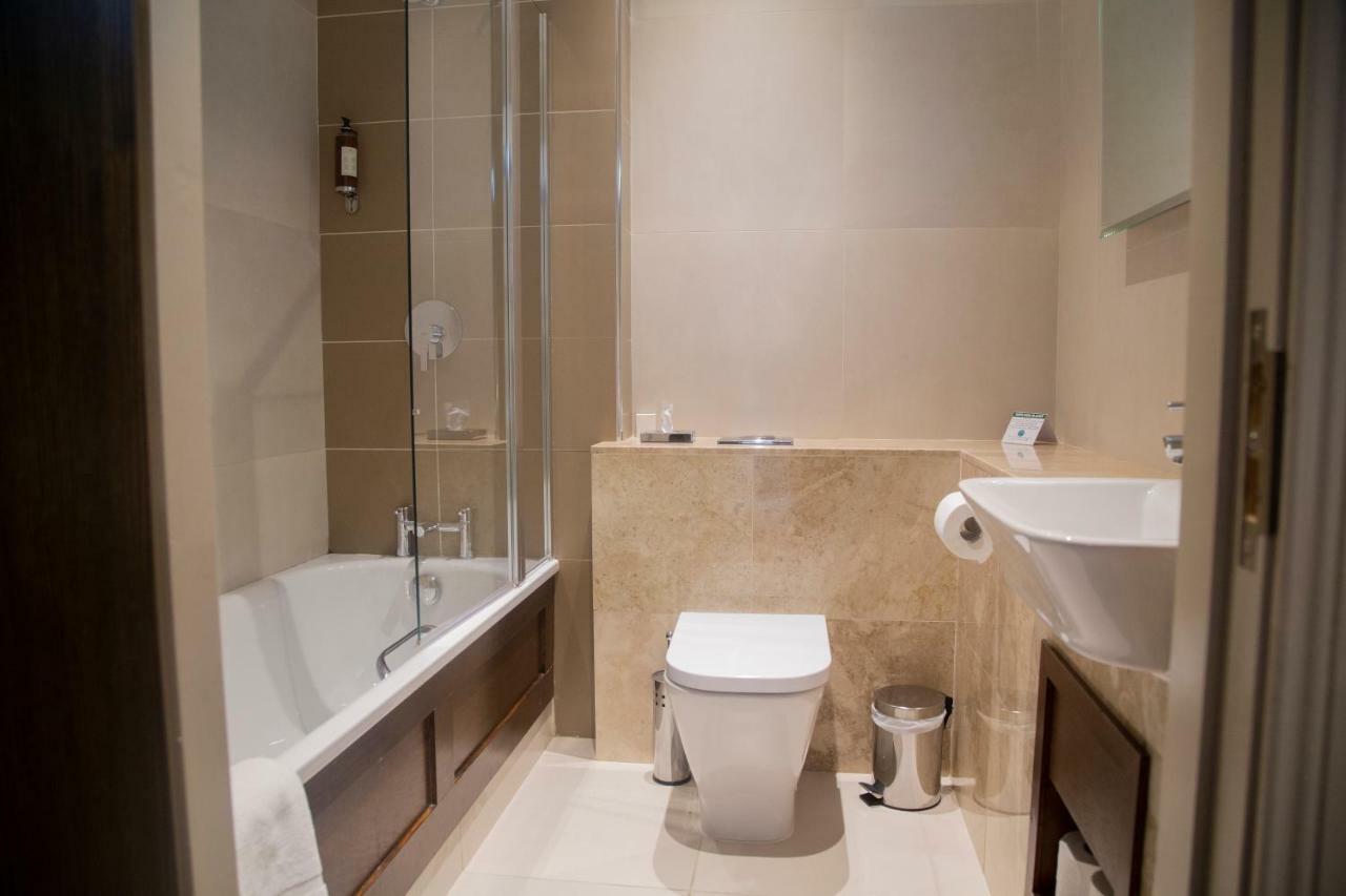 Rooms At Rue Omagh Exteriör bild